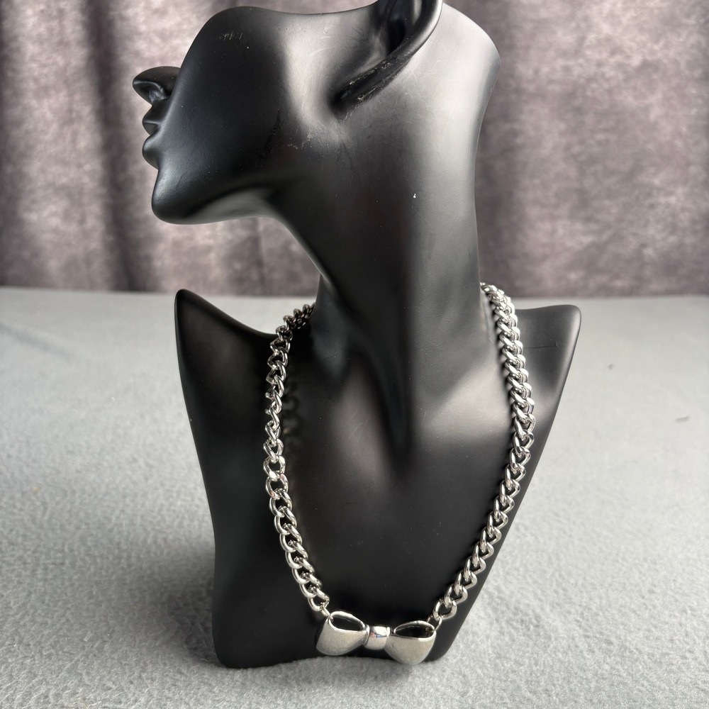 Silver Tone Curb Chain Bow Pendant Necklace Adjustable Coquette Y2K Style
